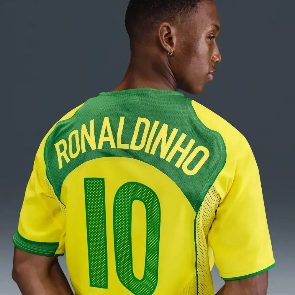 Camisa Brasil Total 90 - Nike - Retrô 2004/2005 (RONALDINHO + 10)